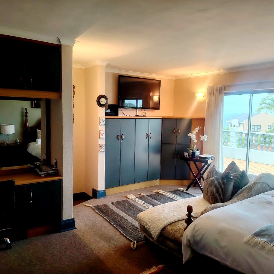 5 Bedroom Property for Sale in Beacon Bay Eastern Cape